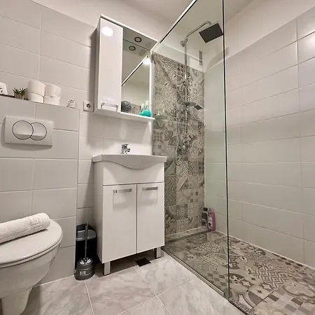 Greylux Heart Of Oldtown Apartment