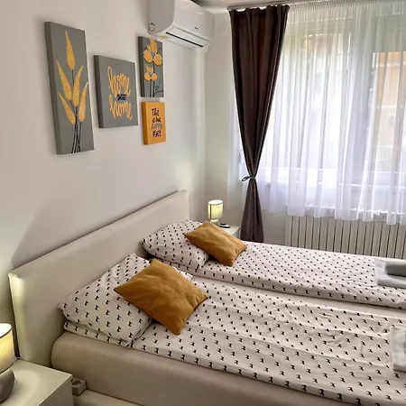 Greylux Heart Of Oldtown *