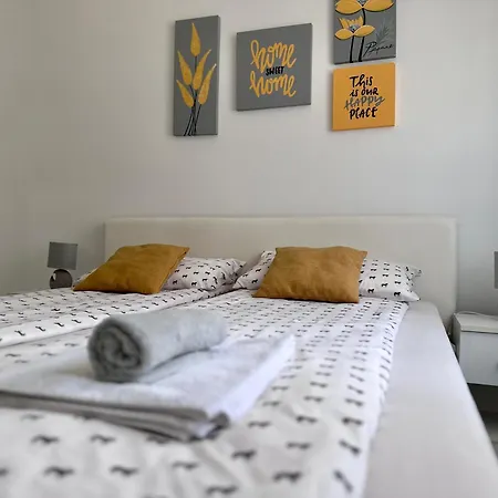 Greylux Heart Of Oldtown