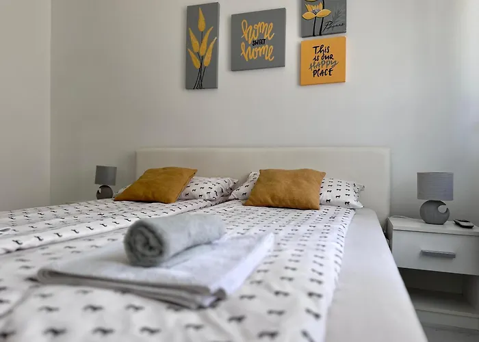 Greylux Heart Of Oldtown